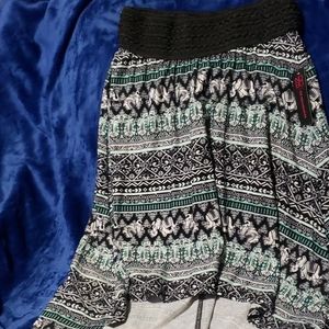 Juniors high low skirt sz L